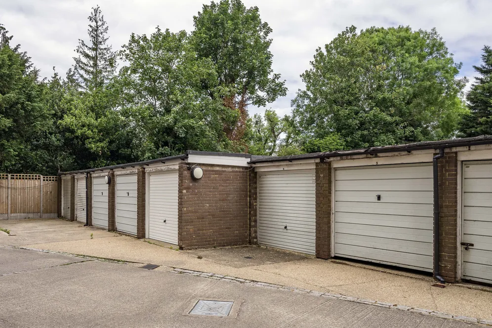 The Knoll, Ealing, W13 photo 12
