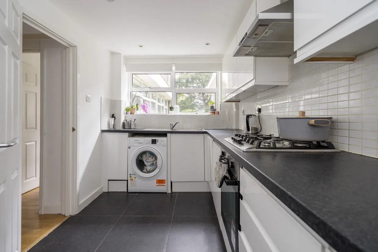 The Knoll, Ealing, W13 photo 16