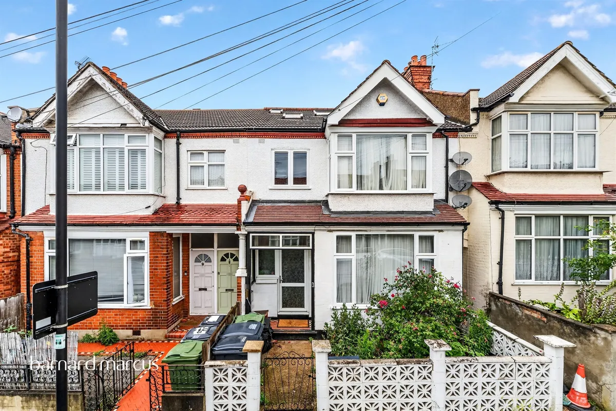 Glencairn Road, London