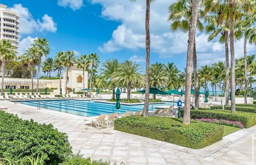 735 Crandon Blvd, Key Biscayne, FL 33149