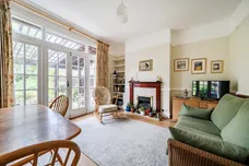 Sittingbourne Avenue, Enfield