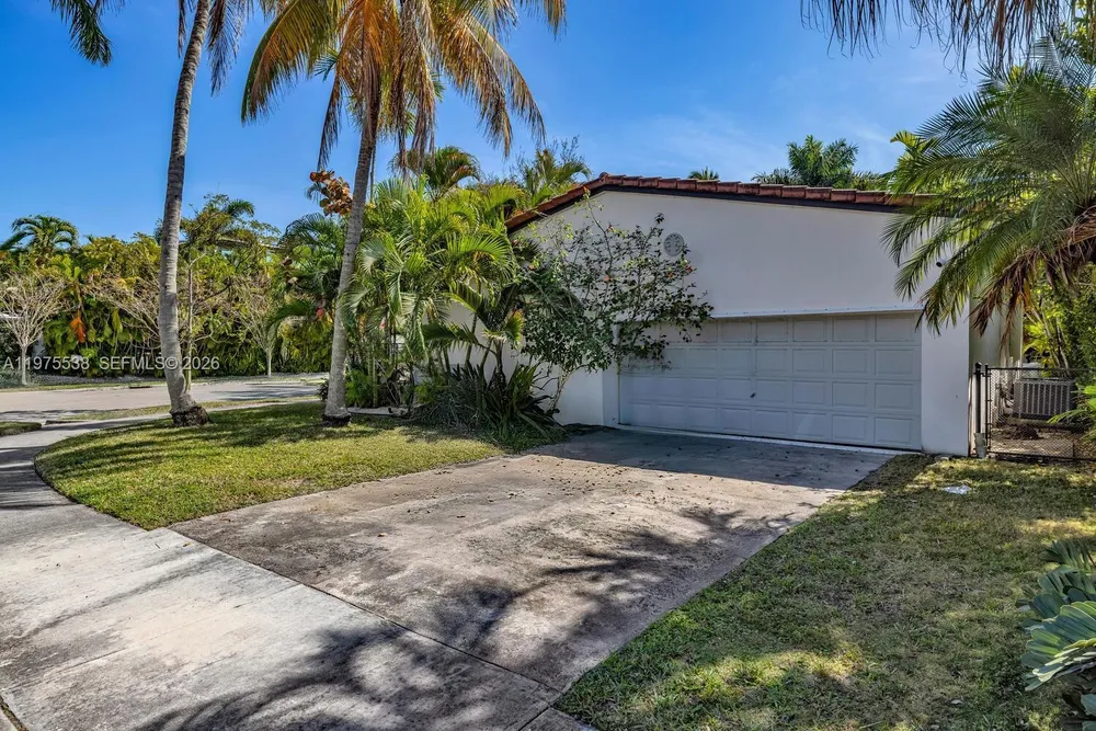 7630 NE 8th Ave, Miami, FL 33138