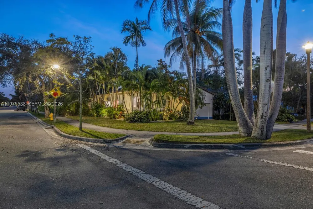 7630 NE 8th Ave, Miami, FL 33138