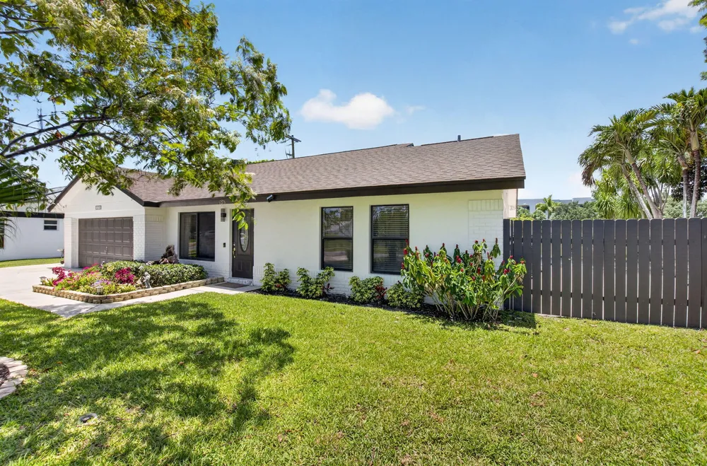 1273 NW 11th St, Boynton Beach, FL 33426