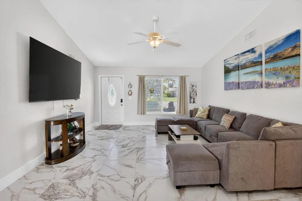 1273 NW 11th St, Boynton Beach, FL 33426