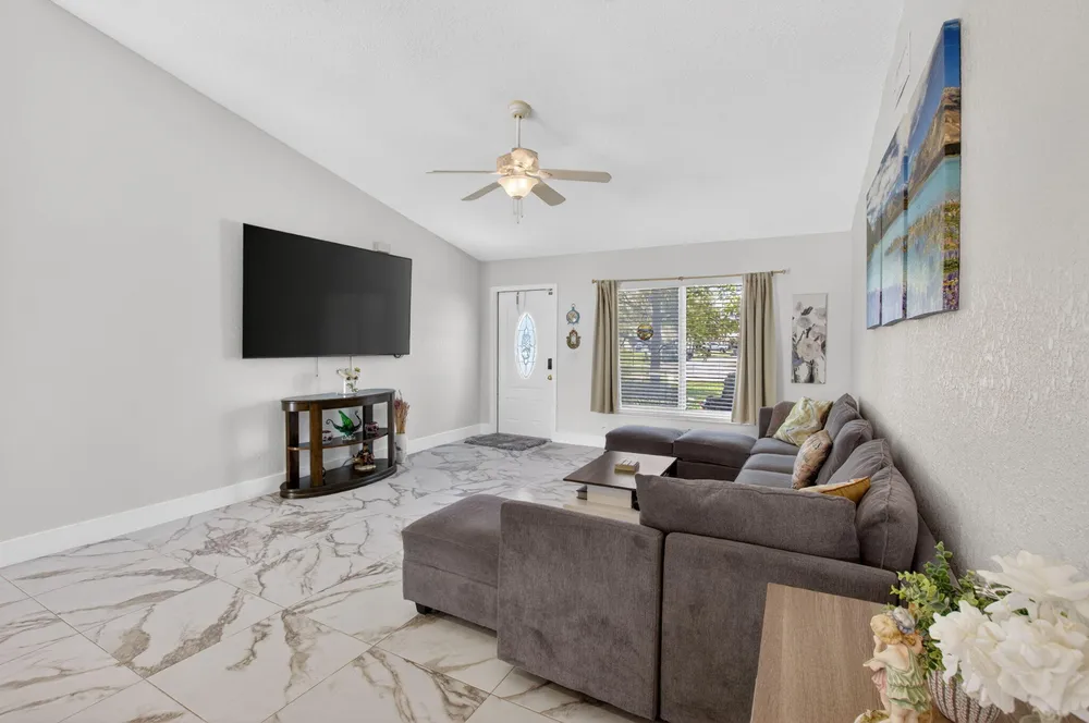 1273 NW 11th St, Boynton Beach, FL 33426