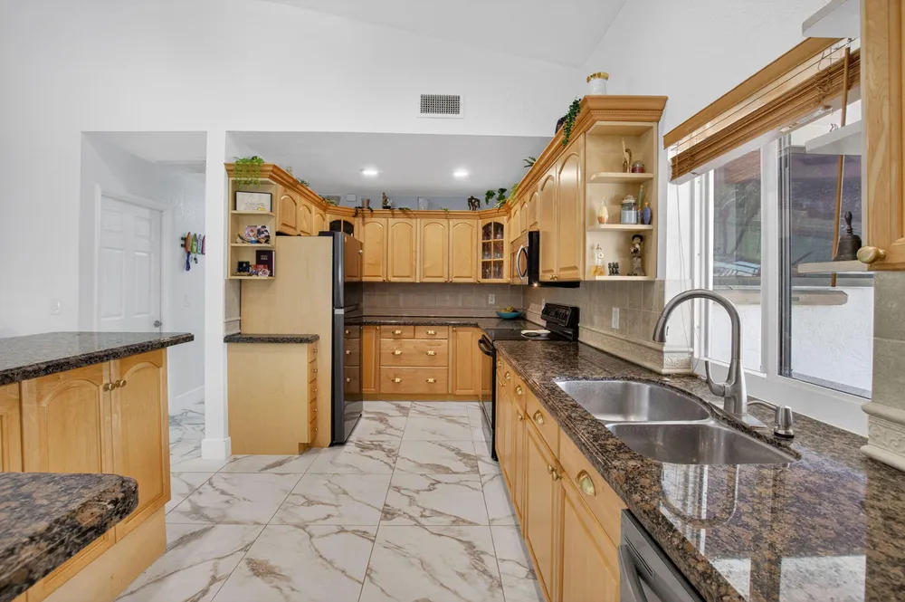 1273 NW 11th St, Boynton Beach, FL 33426