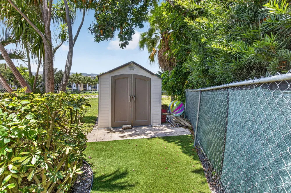 1273 NW 11th St, Boynton Beach, FL 33426