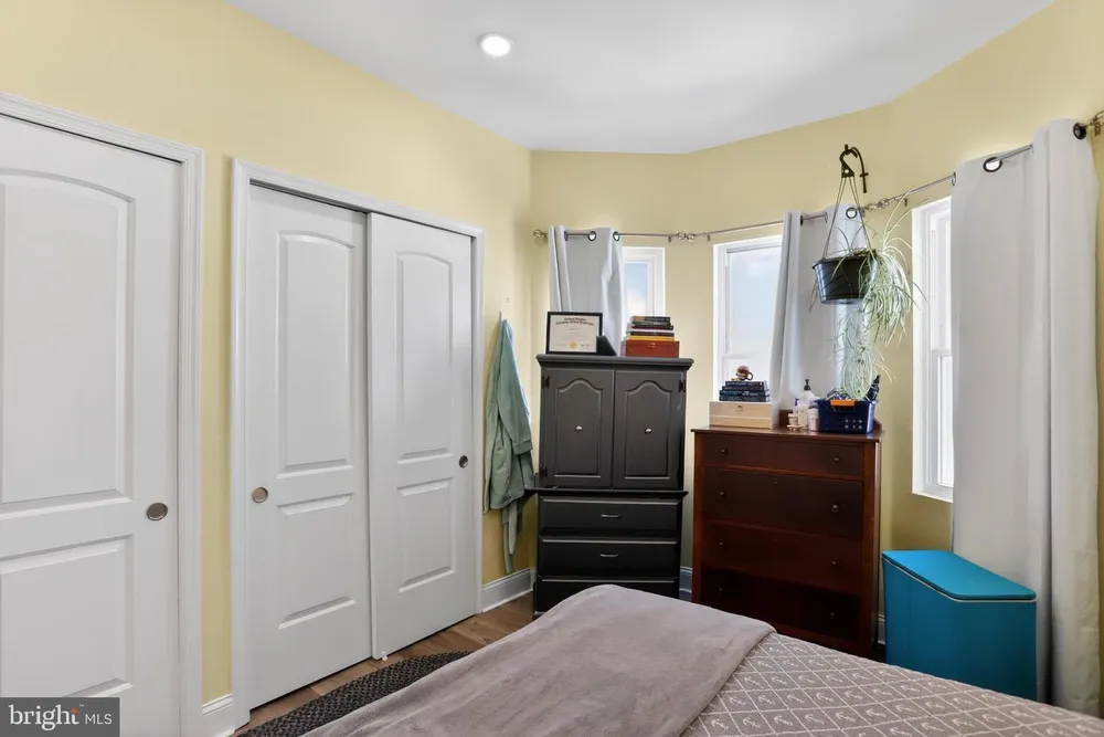 2009 S Opal St, Philadelphia, PA 19145