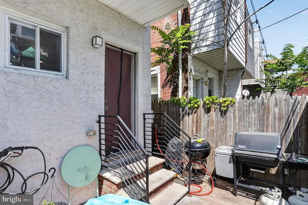 2009 S Opal St, Philadelphia, PA 19145