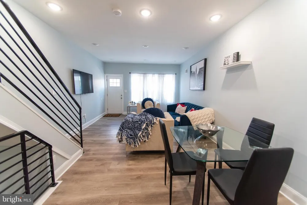 2009 S Opal St, Philadelphia, PA 19145