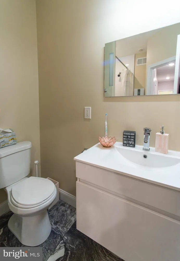 2009 S Opal St, Philadelphia, PA 19145