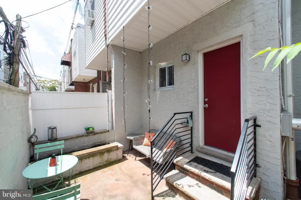 2009 S Opal St, Philadelphia, PA 19145