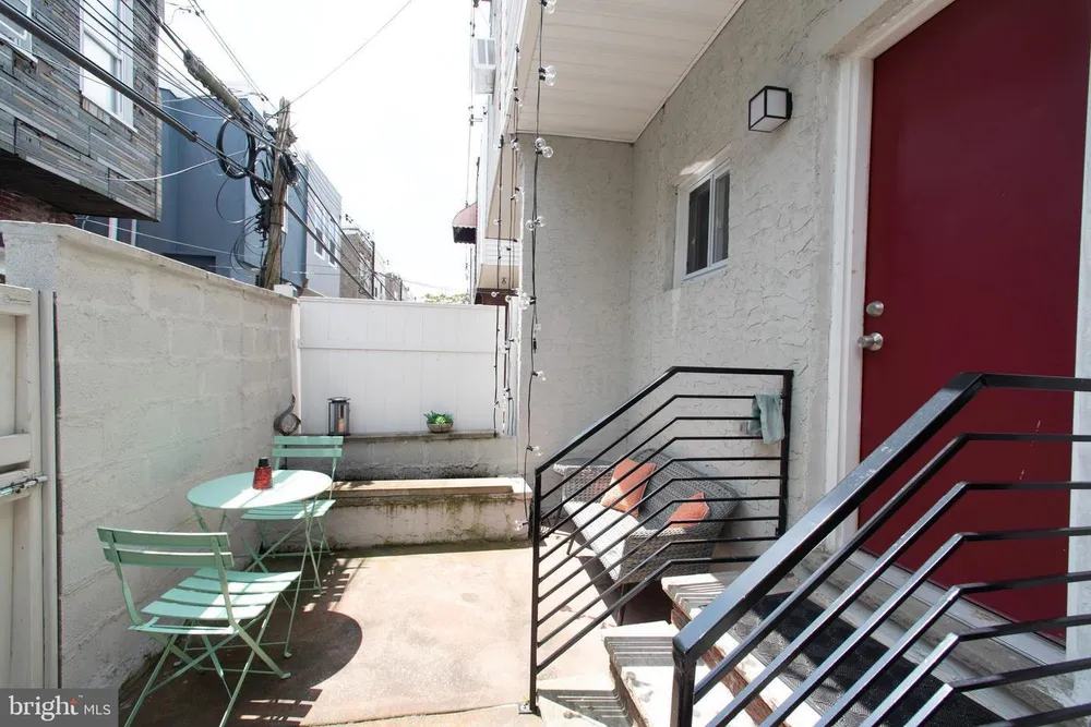 2009 S Opal St, Philadelphia, PA 19145