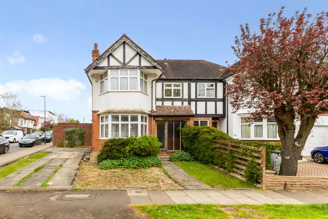 Lansdowne Road, Stanmore, HA7 photo 1