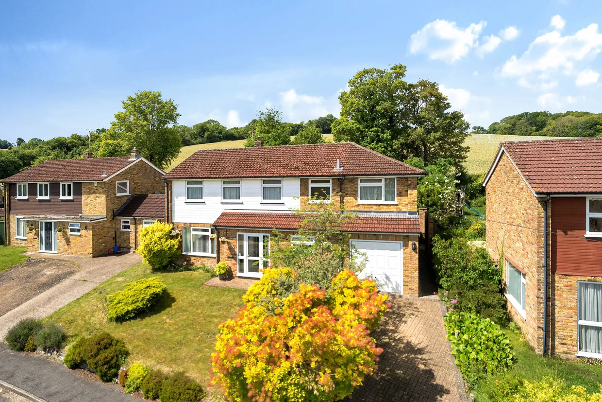 Wedgwood Drive, Hughenden Valley, HP14 photo 1