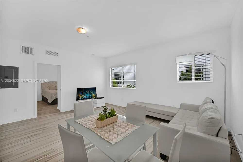 1560 Meridian Ave, Miami Beach, FL 33139