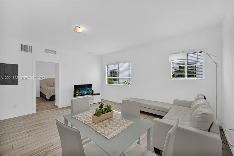 1560 Meridian Ave, Miami Beach, FL 33139