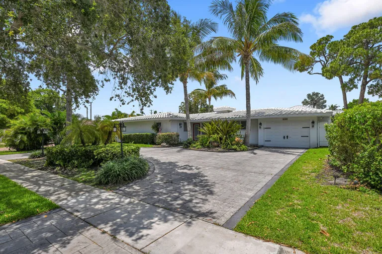 901 SE 12th Ave, Deerfield Beach, FL 33441