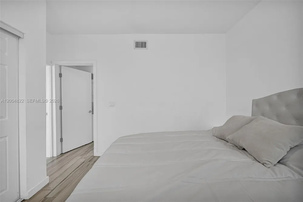 1560 Meridian Ave, Miami Beach, FL 33139