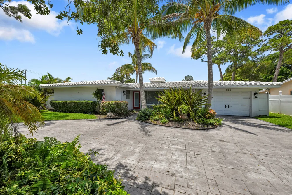 901 SE 12th Ave, Deerfield Beach, FL 33441