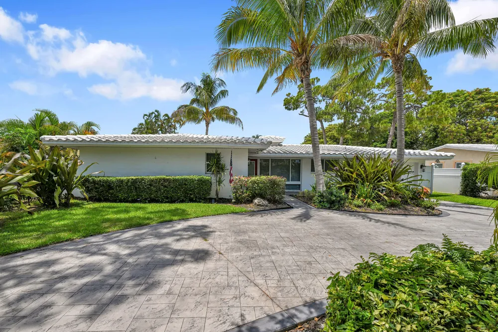 901 SE 12th Ave, Deerfield Beach, FL 33441