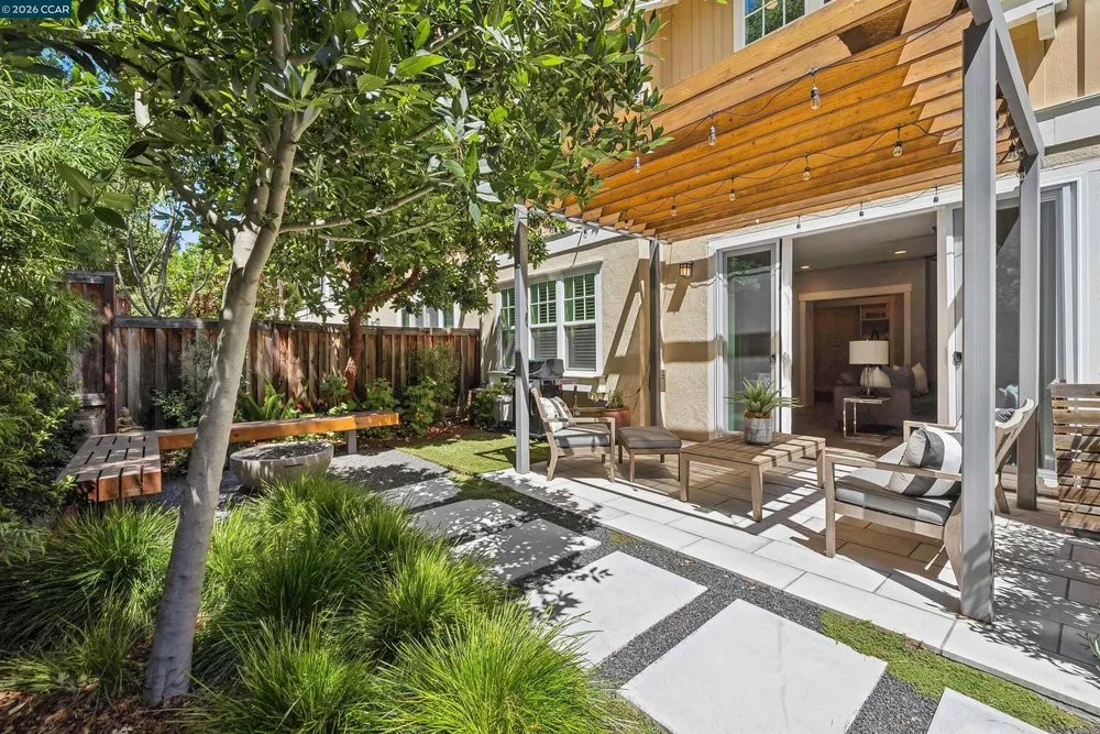 18 Brookstone Ln, Danville, CA 94526