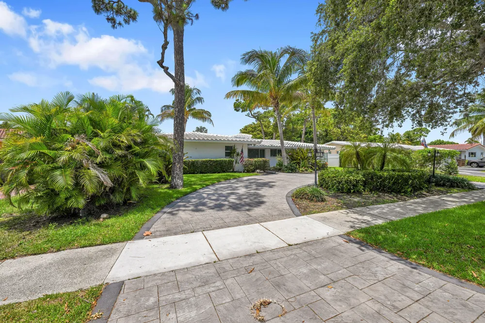 901 SE 12th Ave, Deerfield Beach, FL 33441