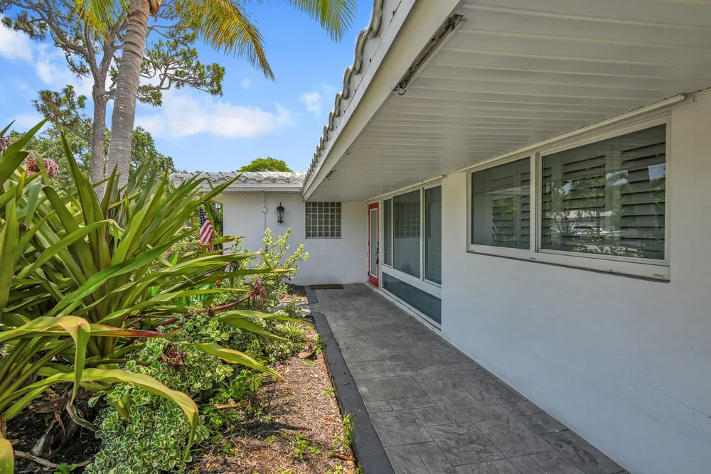 901 SE 12th Ave, Deerfield Beach, FL 33441