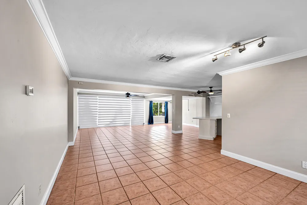 901 SE 12th Ave, Deerfield Beach, FL 33441