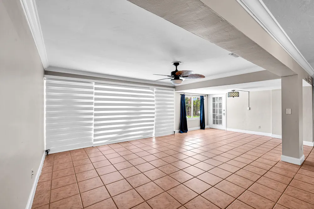 901 SE 12th Ave, Deerfield Beach, FL 33441