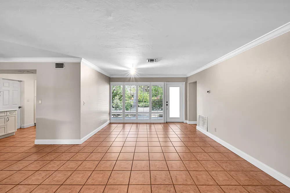 901 SE 12th Ave, Deerfield Beach, FL 33441