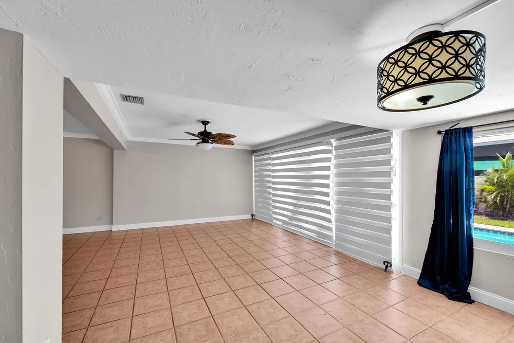 901 SE 12th Ave, Deerfield Beach, FL 33441