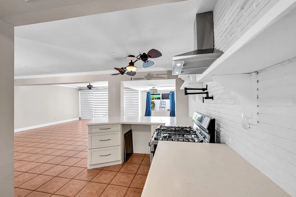 901 SE 12th Ave, Deerfield Beach, FL 33441