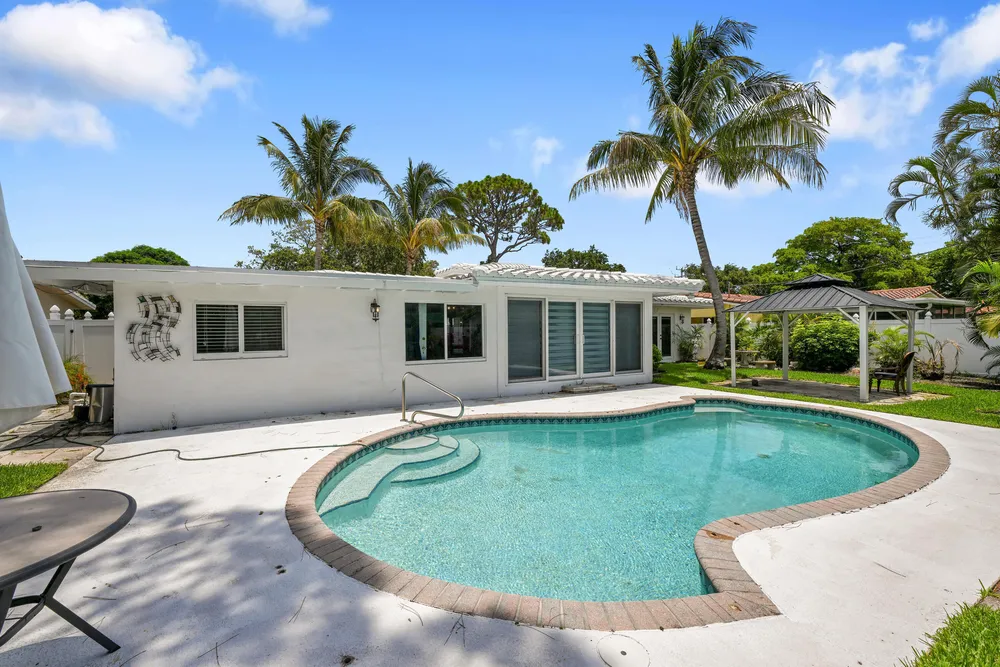901 SE 12th Ave, Deerfield Beach, FL 33441