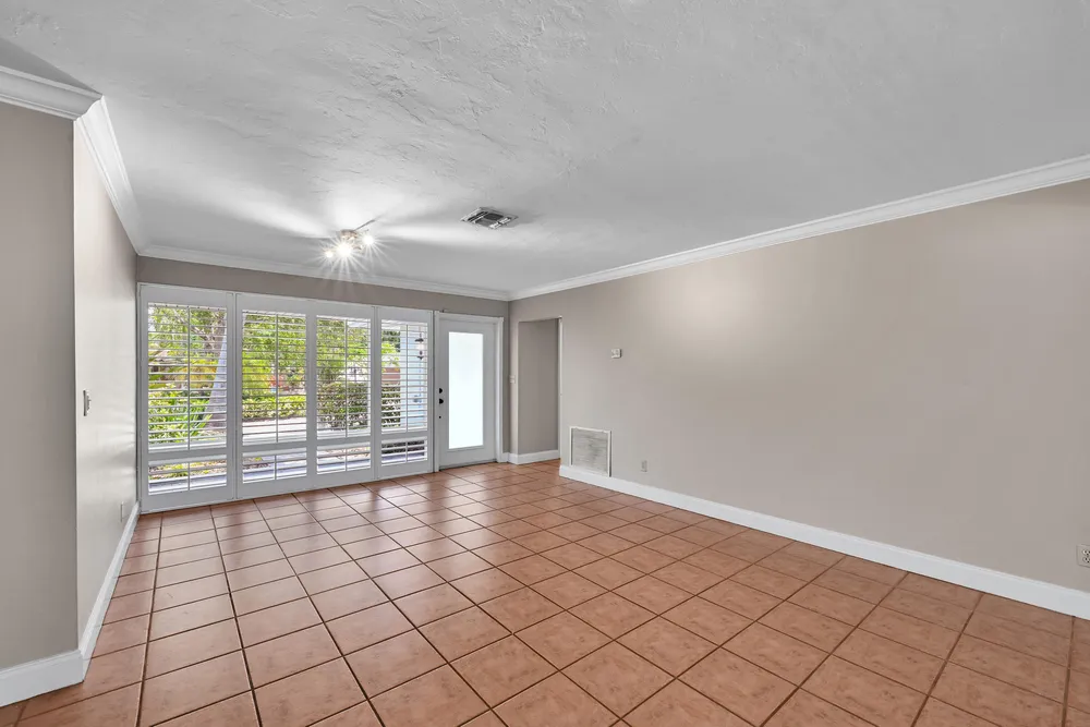 901 SE 12th Ave, Deerfield Beach, FL 33441