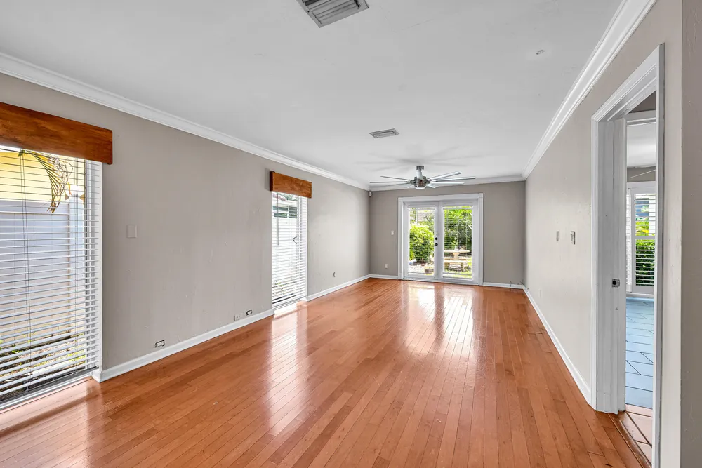 901 SE 12th Ave, Deerfield Beach, FL 33441