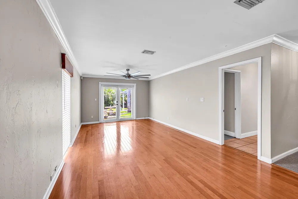 901 SE 12th Ave, Deerfield Beach, FL 33441