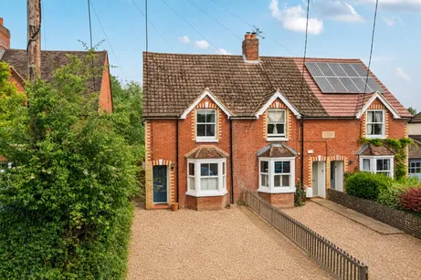 Woodside Road Godalming GU8