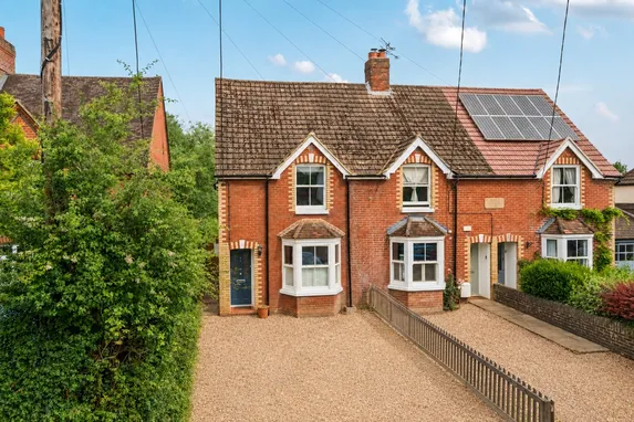 Woodside Road Godalming GU8
