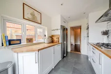 Woodside Road Godalming GU8 photo 3