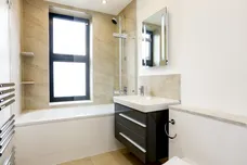Freshford Street London SW18 photo 6