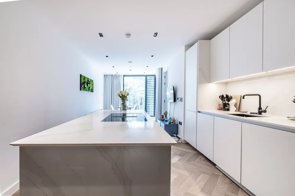 Cluny Mews London SW5 photo 7