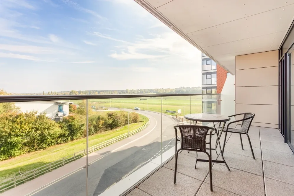 Kingman Way Newbury Racecourse RG14 photo 7