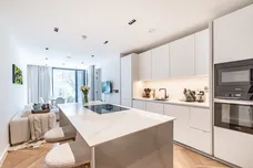 Cluny Mews London SW5 photo 8