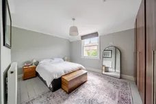 Woodside Road Godalming GU8 photo 8