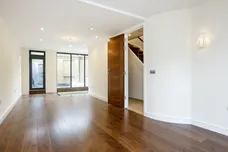 Freshford Street London SW18 photo 9