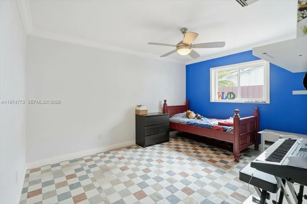 4925 Tyler St, Hollywood, FL 33021