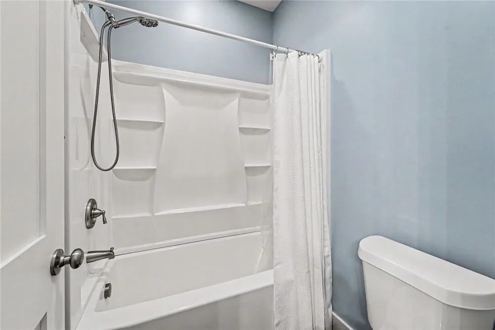 111 Church Ln, Beaver Falls, PA 15010