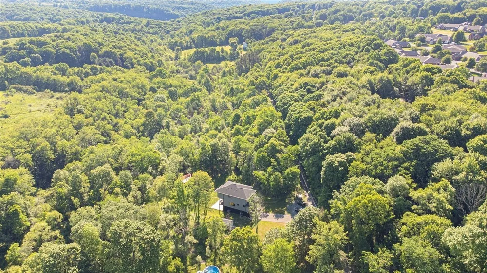111 Church Ln, Beaver Falls, PA 15010